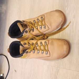 Caterpillar shoes (size 5, wide width, euro 37)